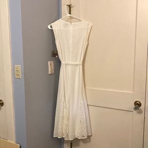 White dress. Size 2. Lace details. NWT